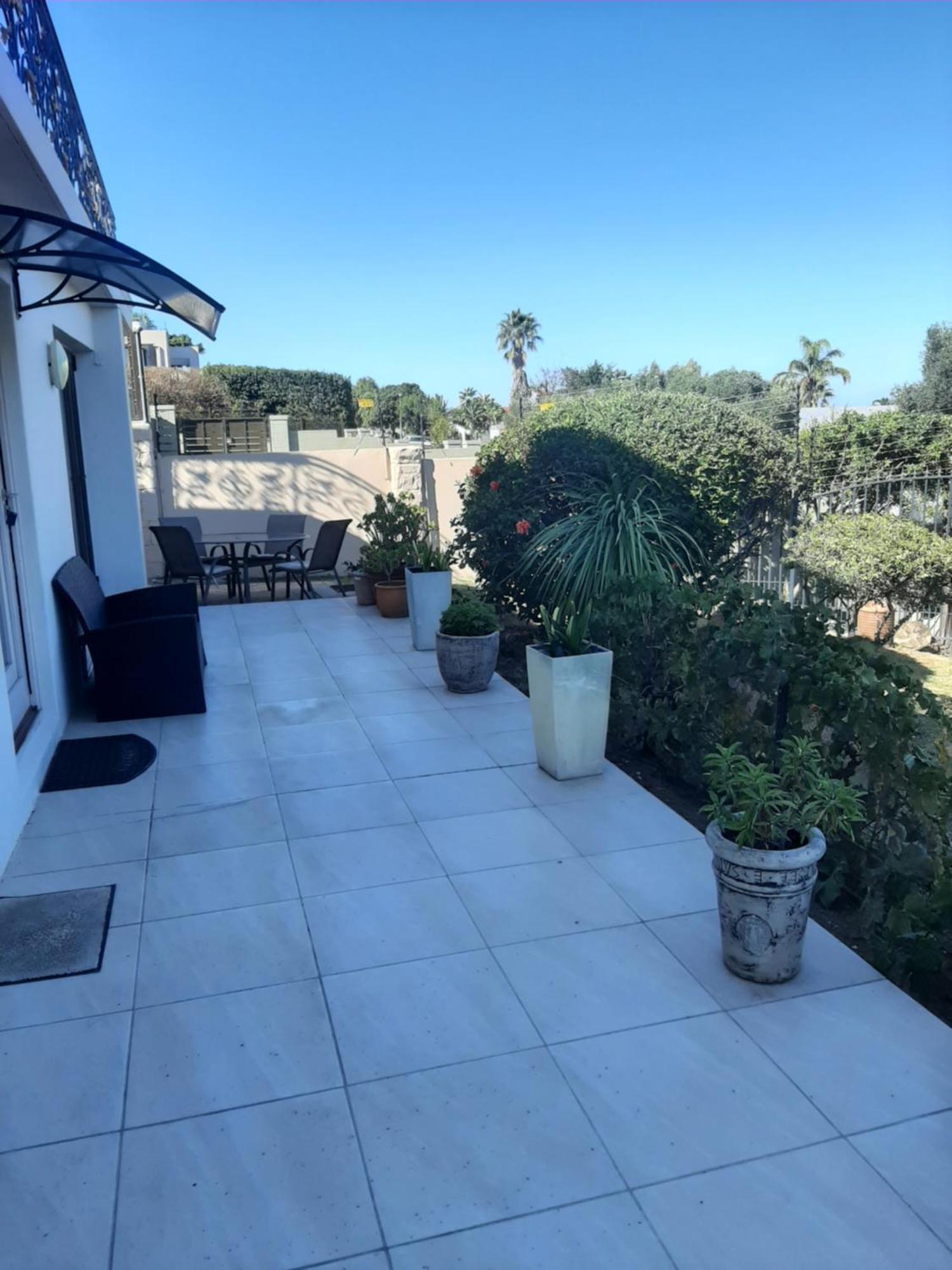 Luxury Flat With Magnificent Views In Plattrkloof * Cape Town