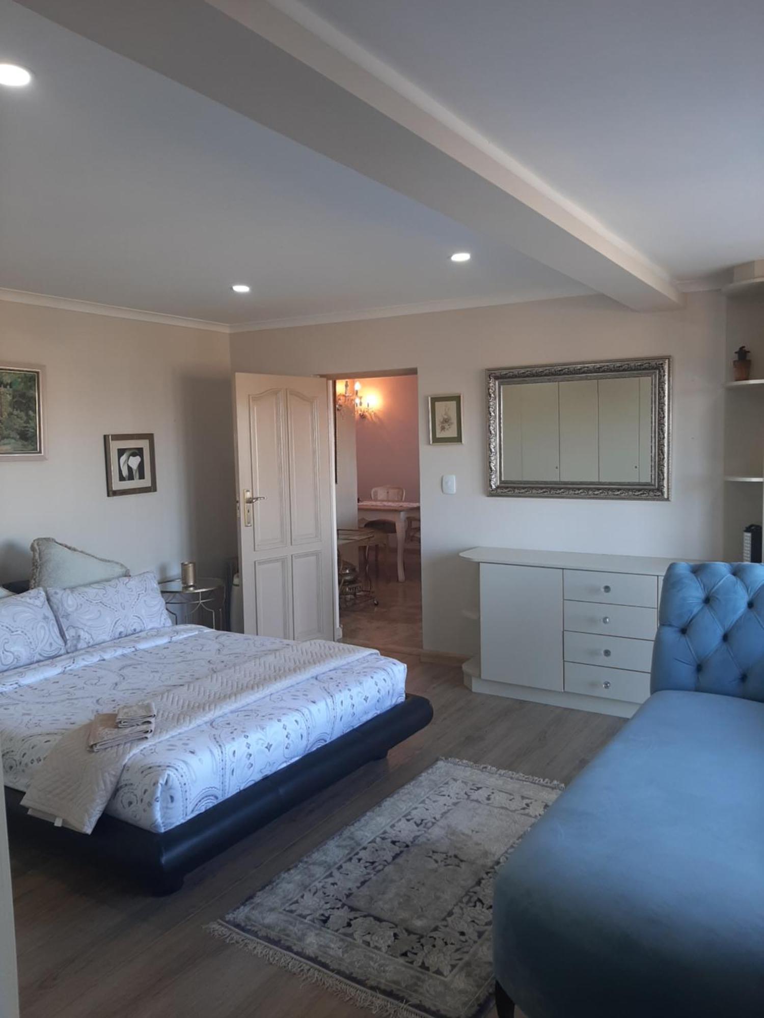 Apartment Luxury Flat With Magnificent Views In Plattrkloof